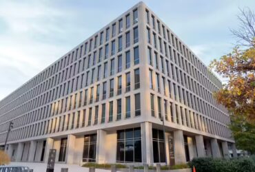 अमेरिकी शिक्षा विभाग ने 20% कर्मचारियों की छंटनी की: इसका छात्र सहायता के भविष्य पर क्या प्रभाव पड़ेगा?